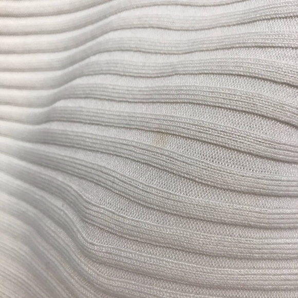 Beautiful Stretchy Top - Picture 5 of 5